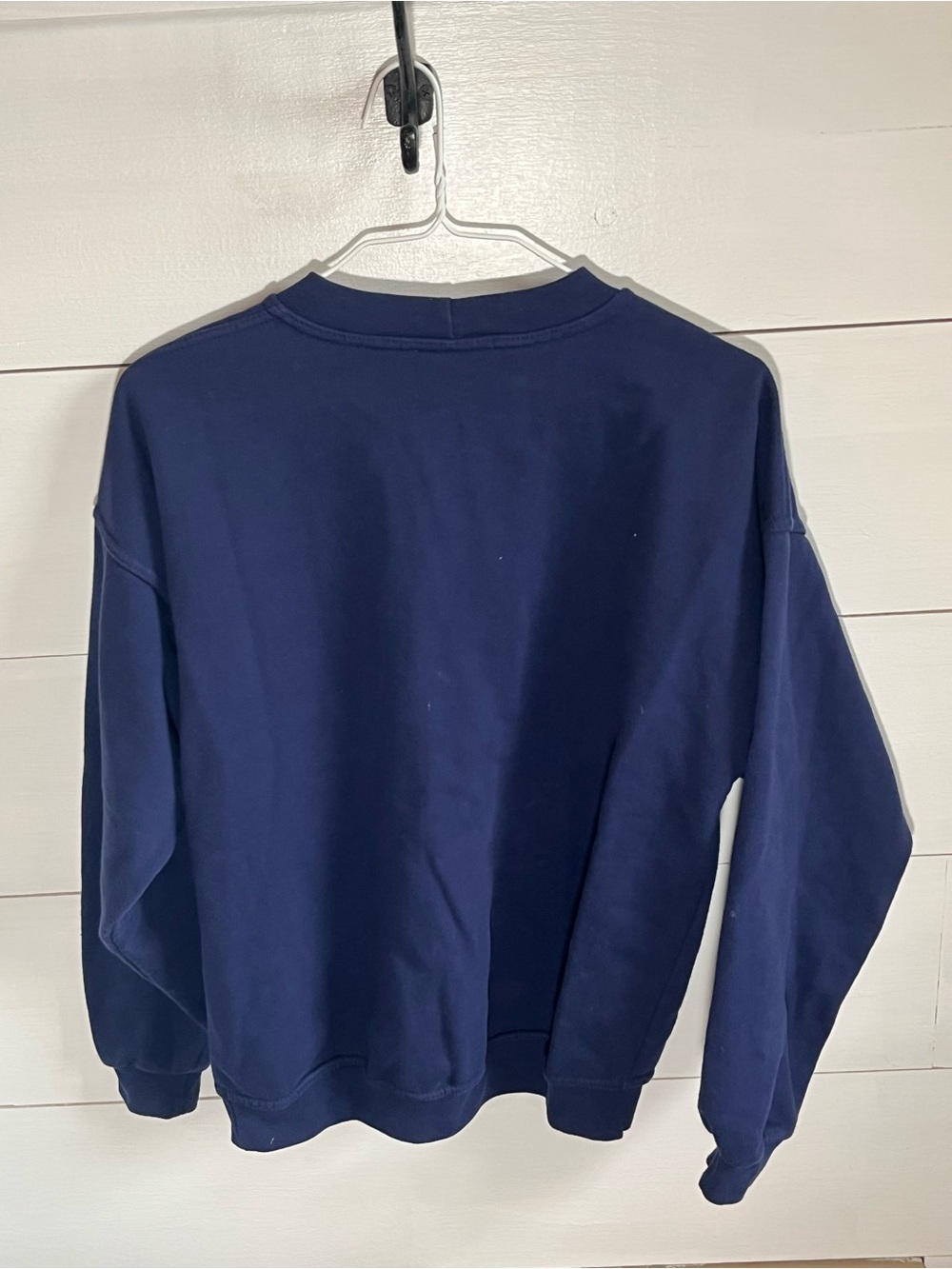 Northern Reflections Navy Crewneck Sweatshirt with Floral Heart Motif - Vintage - Picture 3 of 3